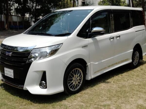 TOYOTA NOAH SI HYBRID Car for Sale in Dhaka