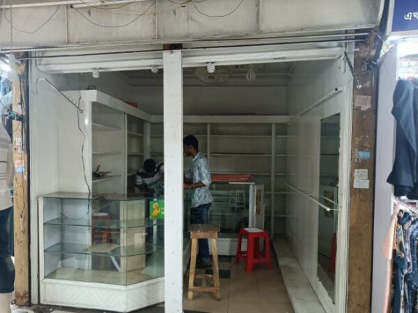 Commercial space for rent in Farmgaite Dhaka