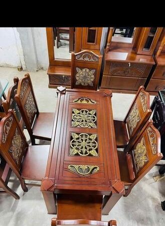 High quality dining table set for sale in Chawkbazar, Chattogram