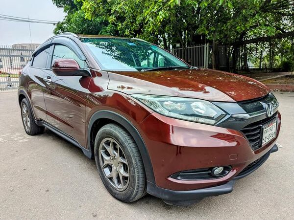 Honda Vezel G Edition 2014 Car For Sale at 21 Monipuripara in Dhaka