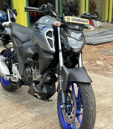 Yamaha FZS V3 Deluxe for sale in Gopalganj