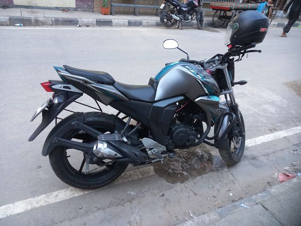 Yamaha Fzs v2 2018 Motorcycle For Sale at South Badda in Dhaka