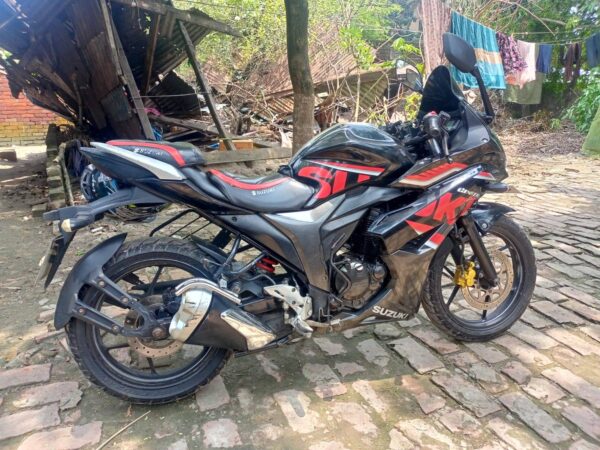 Suzuki Gixxer 2016 Motorcycle For Sale at Rupatali in Barishal