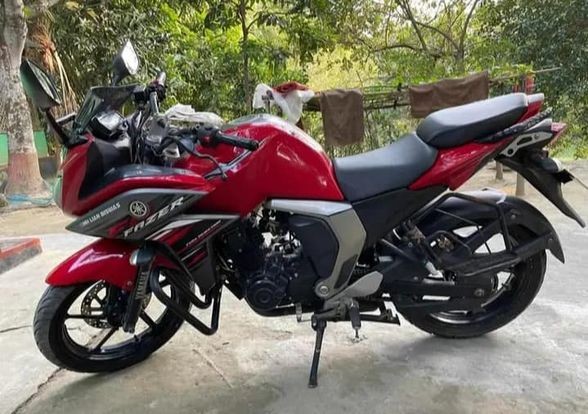 Yamha Fazar v2 Motorcycle For Sale in Feni