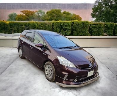 Toyota Prius Alpha 7seat sunroof 2014