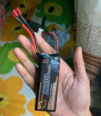 2200 mAh 3S battery with charger for sale in Mirpur, Dhaka