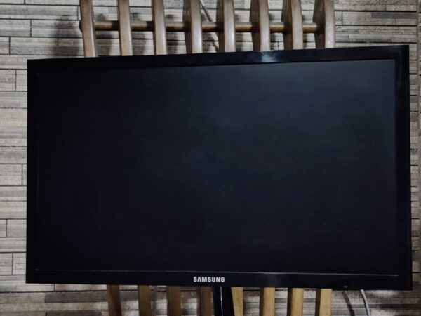 CPU and Monitor Samusng led 18 inch 100% fresh For Sale at Mirpur-1 in Dhaka