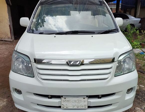 Toyota X Noah 2004 Car For Sale at Tongi Gazipur in Dhaka