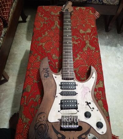 Electric Guiter with Amplifier four sale in Sirajganj, Rajshahi Division