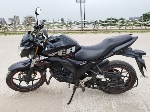 Suzuki Gixxer Double Disc Motorcycle For Sale at Sector 4 Uttara in Dhaka