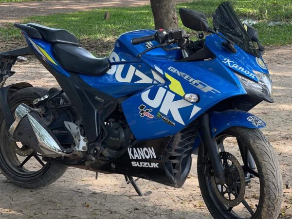 Suzuki Gixxer SF Motorcycle For Sale at Gazipur Board Bazar in Dhaka