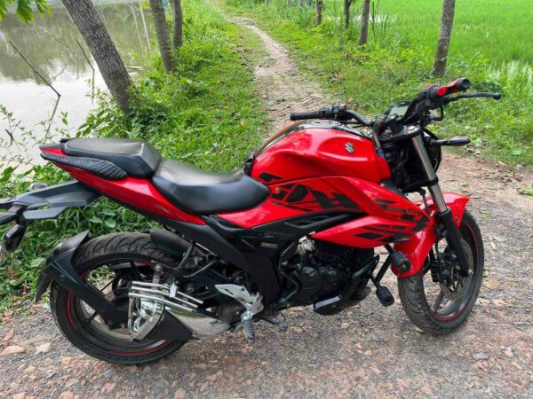 Suzuki Gixxer Motorcycle For Sale at Shariatpur Naria Thana Golar Bazar in Dhaka