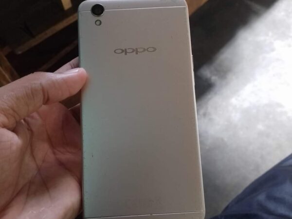 Oppo Mobile Phone For Sale at Chowrasta Gazipur in Dhaka