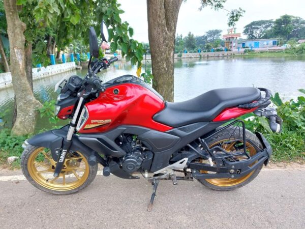 Yamaha FZS Version 3 Deluxe Motorcycle For Sale at Tontor Akhawra Brahmanbaria in Chattogram