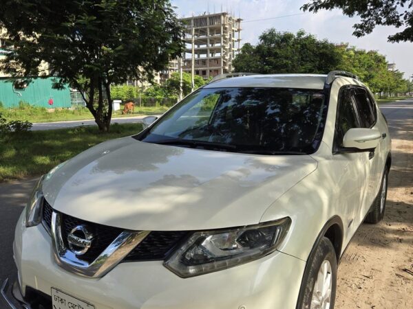 Nissan X Trail 2015 Car For Sale at Aftabnagor in Dhaka