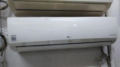 LG Inverter 2 ton for sale in aridhara, Dhaka