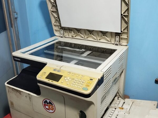 Urgent cell model Toshiba estudio 2303a (Used) for sale Photocopy machine in Brahmanbaria