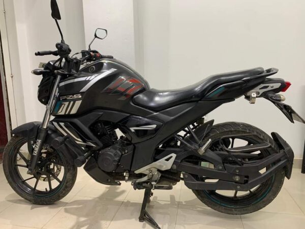 Yamaha FZS V3 Motorcycle For Sale at Avenue-1, Block-B, Mirpur- in Dhaka