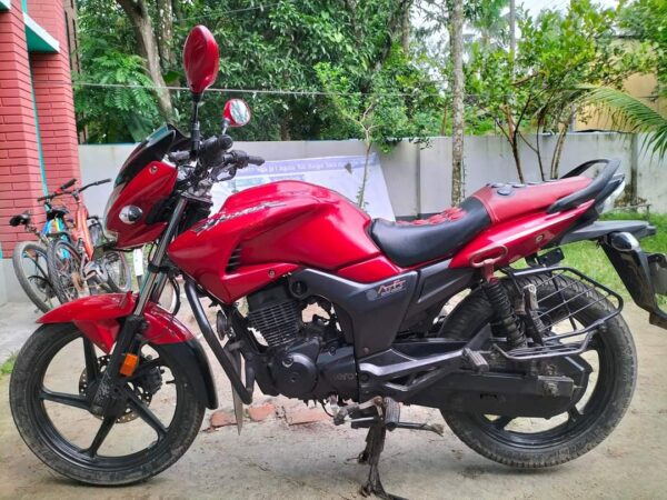 Hero Hunk 150cc Motorcycle For Sale at Katia Town Bazar Satkhira in Khulna