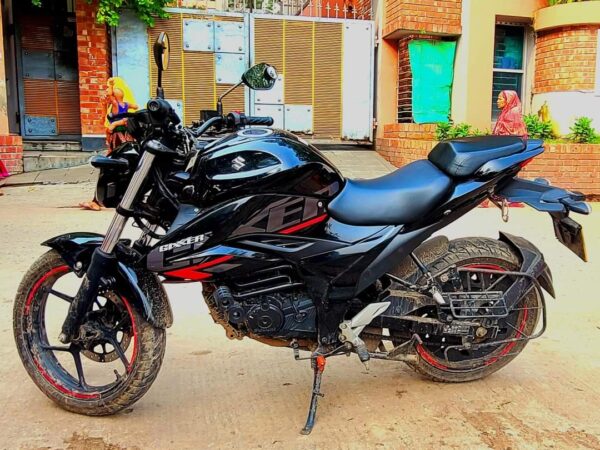 Suzuki Gixxer Carburetor Motorcycle For Sale at Tongi, Gazipur in Dhaka