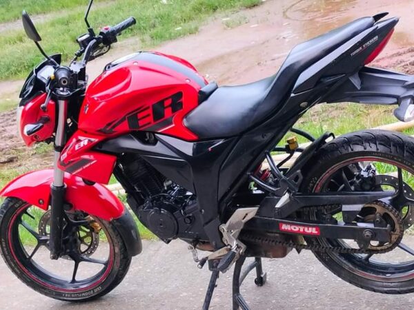 Suzuki Gixxer Double Disc Motorcycle For Sale at Uttara in Dhaka