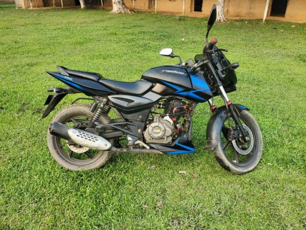 Bajaj Pulsar 150cc Motorcycle For Sale at Gazipur, Sreepur, Trimohoni in Dhaka