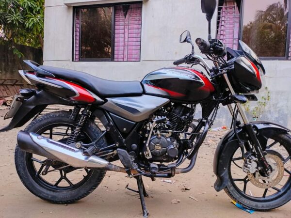 Bajaj Discover 125cc Motorcycle For Sale at Uttara in Dhaka