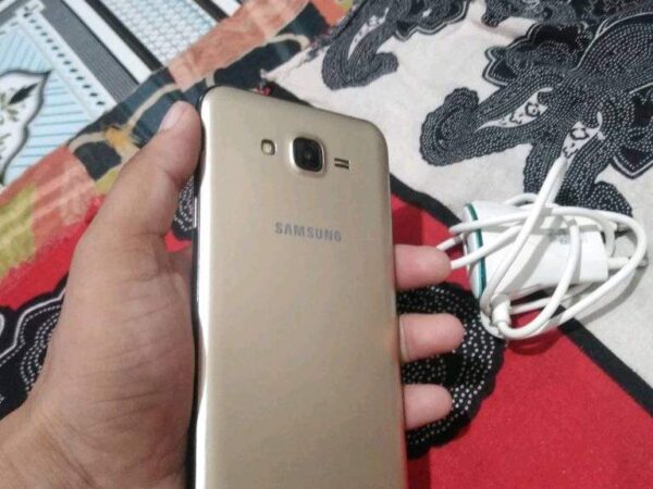 Samsung J7 Mobile Phone For Sale at Meradia Bazar in Dhaka