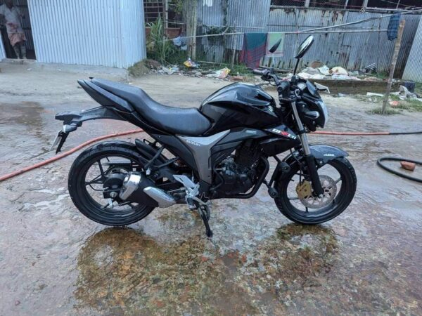 Suzuki Gixxer Monotone Motorcycle For Sale at Sreepur, Mawna, Gazipur in Dhaka