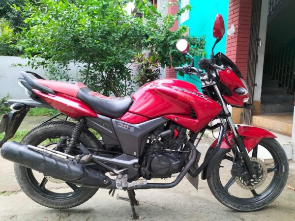 Hero Hunk Motorcycle For Sale at Katia Town Bazar, Satkhira in Khulna