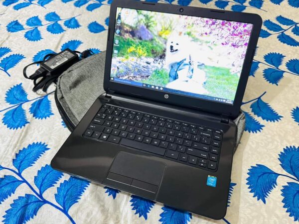 HP 14-r232TU Laptop For Sale at Dhanmodi in Dhaka