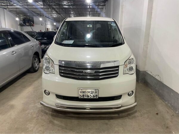 Toyota x Noah (x smart) Model-2012(push start) Used for sale in Uttara Dhaka.