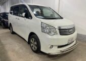 Toyota x Noah (x smart) Model-2012(push start) Used for sale in Uttara Dhaka.