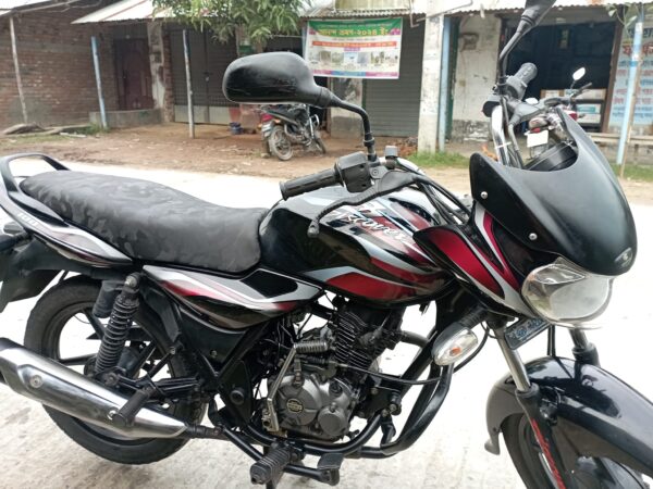 Bajaj Discover 100 cc,New condition Motorcycle for sale Deogram Charmatha Bazar Kahalu In Bogra.