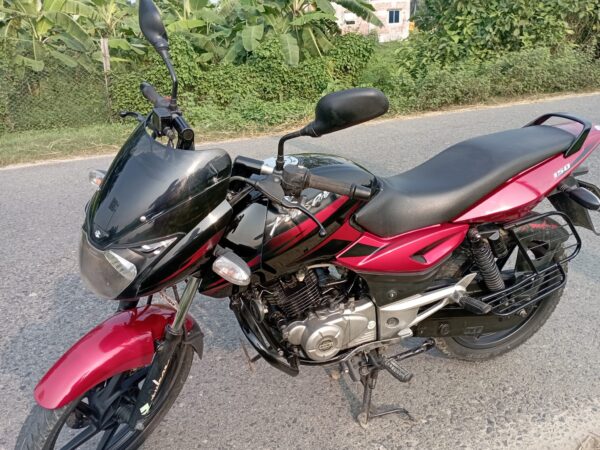 Bajaj pulsar 150 Used Motorcycle For sale at Deogram Charmatha Bazar, Kahalu In Bogra.