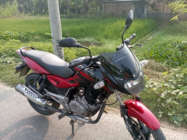 Bajaj pulsar 150 Used Motorcycle For sale at Deogram Charmatha Bazar, Kahalu In Bogra.