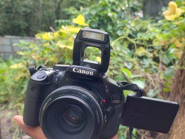 CANON 600D WITH 50mm MF PRIME LENS CAMERAS USED FOR SALE IN KURIGRAM.