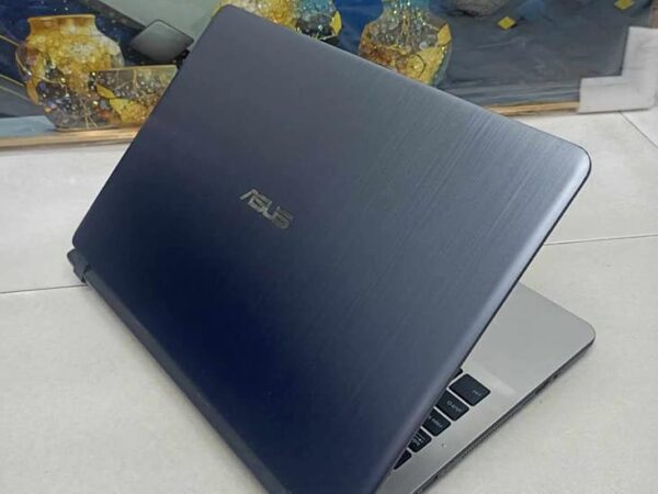 Asus Core i3 (5th gen) Laptop Used for sale at New Market in Rajshahi.