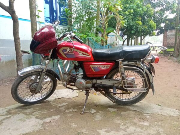 Dayang 80cc ব্যবহৃত মটরসাইকেলটি বিক্রয় করা হবে, দিনাজপুর সদর।