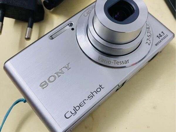 Sony cyber shot Camera HD Used For Sale in Barisal city .