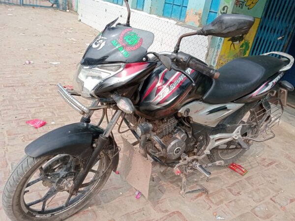 Bajaj Discover ST 125 cc disc Used Motorcycle For Sale at Bhairab In Dhaka.