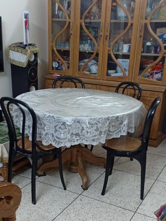 round dining table with 4 chairs for sale in Farmgate, Dhaka