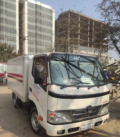 Toyota DYNA freezing 2016 for sale in Dhanmondi, Dhaka