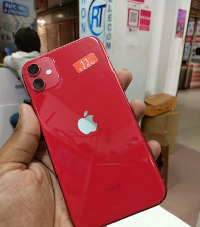 Apple iPhone 11 128 GB BH 85% for sale in Jahaj Company More, Rangpur