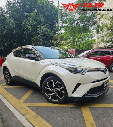 Toyota C-HR G-LED PEARL2TN 4grd 2019 for sale in Gulshan, Dhaka