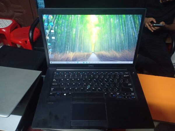 Dell i5 8th gen processor Ram 8gb DDR 4 Ssd 256gb Used Laptop For Sale In Jaleshwaritala, Bogra.