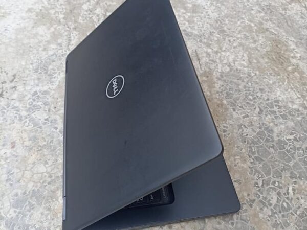 Dell Core i5 (6th gen) Model: Dell Latitude 5480 Laptop Used For Sale at New Market In Rajshahi.