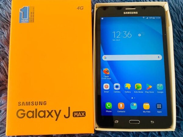 Samsung Galaxy j max for sale at new market city complex in Dhaka.