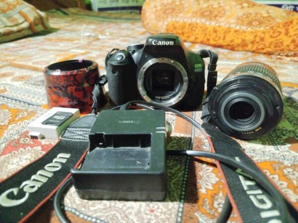 canon 600d ফুল সেটআপ সহ বিক্রি করা হবে ঘোড়াঘাট দিনাজপুর