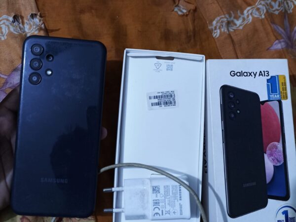 Samsung galaxy A13 Ram: 6/128 Used Mobile Phone Sale In jatrabari, shonir akhra, gas road, Dhaka.